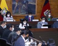 Jorge Yunda pone denuncia contra concejal Morales por tirarle agua