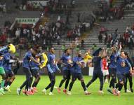 Jugadores de Ecuador celebran su clasificación al Mundial 2026