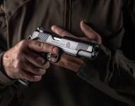 Imagen referencial para graficar a una persona con un arma de fuego.