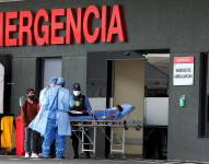 Vista de la entrada de la unidad de emergencia con pacientes covid-19 del hospital Iess del Sur en Quito (Ecuador). EFE/José Jácome/Archivo