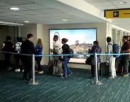 Imagen del 12 de mayo de 2025. Viajero arriban al aeropuerto de Guayaquil.