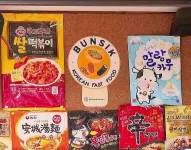 Imagen de un negocio coreano en Ecuador.