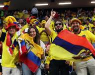 Imagen referencial a la inauguración del Mundial Qatar 2022. Fans ecuatorianos en el estadio al Bayt a la espera del partido inaugural.