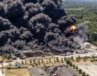 EE.UU.: cientos de evacuados tras gigantesca explosión en planta química
