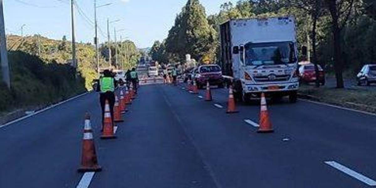 Quito: 1 200 agentes de tránsito se han distribuidos por el feriado