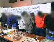 Imagen de los detenidos durante el operativo policial en el sur de Quito.