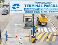 La demanda de gasolina causa congestión en la terminal de Petroecuador, en Guayas