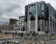 Personal de la Contraloría lleva más de un año recuperando documentos afectados por el incendio