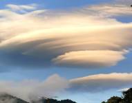 Se forma una rara nube lenticular en el cielo de México