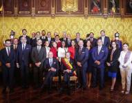 Guillermo Lasso junto a los ministros de su primer Gabinete.