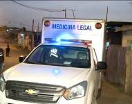 Imagen de un carro de Medicina Legal llegando a una escena del crimen en Guayaquil. Imagen de archivo.
