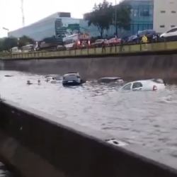 Autos inundados en Buenos Aires, 23 de diciembre.