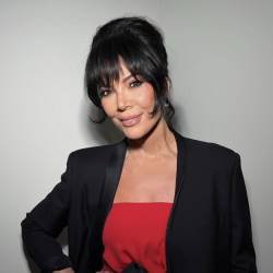Kris Jenner se sometió a dos estiramientos faciales.