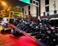 Imagen de parte de las 95 motos que fueron retenidas por la ATM por la rodada del terror en Guayaquil.