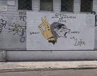 Grafitis de bandas delictivas invaden las paredes de Quito