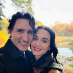 Justin Trudeau y Katy Perry juntos en Japón.