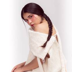 Brenda tiene actualmente 29 años.