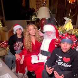 Mariah Carey celebrando la Navidad.