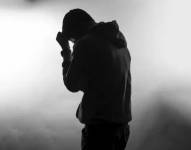 Imagen referencial para graficar a un adolescente sentenciado.