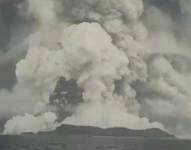 Tonga trata de reponerse gracias al goteo continuo de envíos de ayuda humanitaria de un desastre sin precedentes