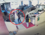 Las cámaras de videovigilancia registraron el ataque.