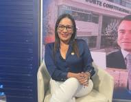 Foto de Zaida Rovira, ministra de Gobierno, en el set de Contacto Directo.