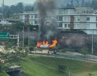 Incendio de un camión en la Ruta Viva.