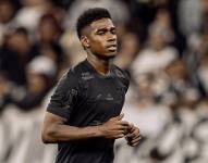 Félix Torres con la indumentaria del Corinthians.