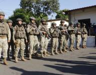 Militares en formación para operativos de seguridad