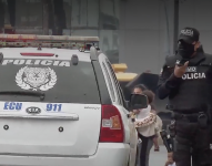 Policía durante un operativo en Quevedo.