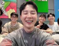 Integrantes de BTS anunciando su próxima gira mundial