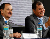 Carlos Pólit y Rafael Correa en un evento público.
