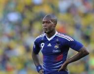 Djibril Cissé en un partido con la selección de Francia