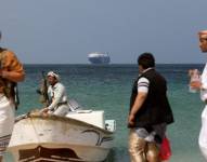 Imagen referencial de hombres armados en la costa de Yemen.