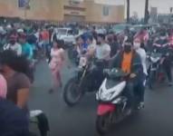 Manifestación en Quevedo tras allanamientos a presunta red de captación ilegal de dinero