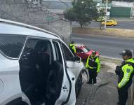 El secuestro terminó cuando el auto de la víctima cayó en unas escalinatas.