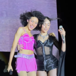 Captura de un video del concierto de Danna en Guayaquil junto a Yilda Banchón