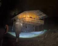 Imagen de uno de los allanamientos realizados para la captura de Los Pepes en Manabí.