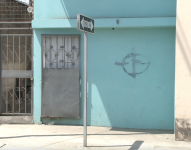 Alarma en el noroeste de Guayaquil porque bandas delictivas marcan casas y extorsionan a sus dueños, les exigen dinero a cambio de seguridad.