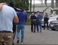 Imagen de tres detenidos por participar de un robo en una urbanización en Samborondón.