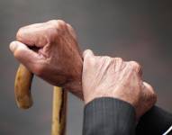 Adulto mayor fue drogado al saludar con la mano en Quito
