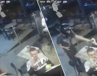La despreocupada actitud del comensal fue registrada por una cámara de seguridad.