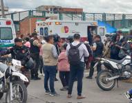 Elementos de la Policía, Guardia Municipal, y ambulancias llegaron a la Feria Libre ante el reporte de una balacera.