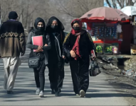 Afganistán: los talibanes eliminan el acceso de las mujeres a las universidades
