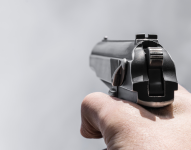 Quito | Un vecino frustró un asalto en El Troje al tomar el arma de uno de los delincuentes