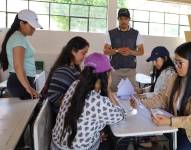 Proceso de capacitación para miembros de juntas receptoras del voto.