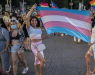 A propósito del mes del orgullo, te contamos todo lo que debes saber sobre las personas transgénero y su bandera representativa.