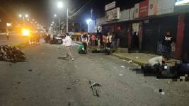 Hubo que cerrar dos carriles de la vía Panamericana Norte para realizar pericias, recoger a las víctimas y levantar otros indicios.