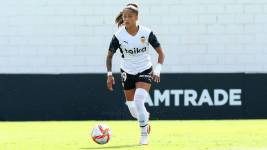 Kerlly Real en un partido con el Valencia de España