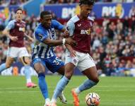 Pervis Estupiñán en el partido contra el Aston Villa